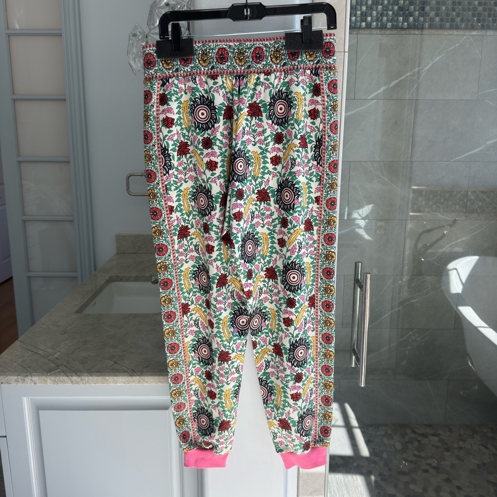 ALICE + OLIVIA NYC Slim-Fit Floral Joggers - Picture 11 of 14